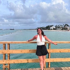 Meet your Posher, Anne-charlotte